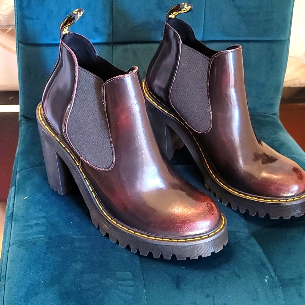 Dr. Marten Chelsea boots! Punk rock, platform boot